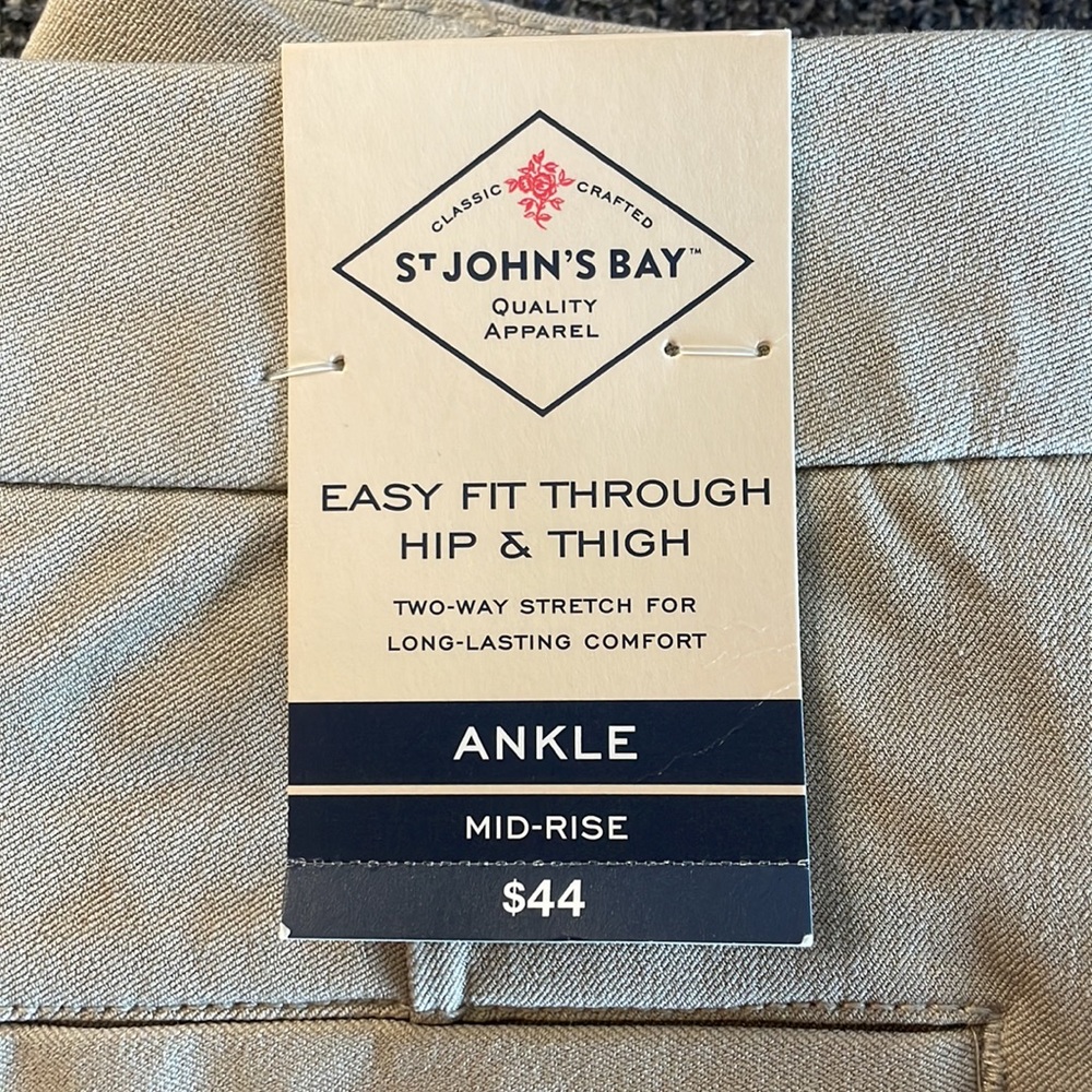 St John’s Bay. Ankle. Mid-Rise. Size 6. Brand New.